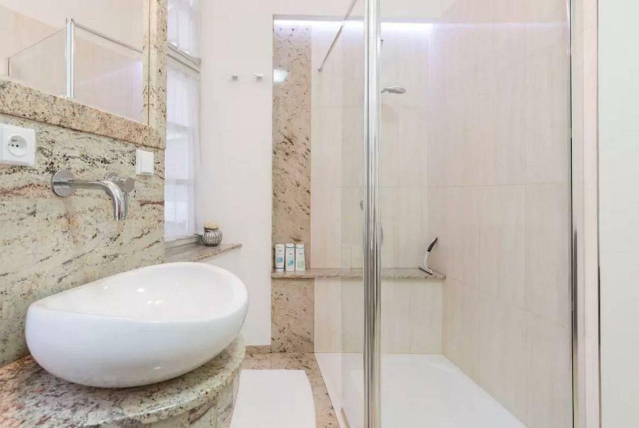 Quiet Apartment In The Heart Of Old Town Centre Praga Exterior foto