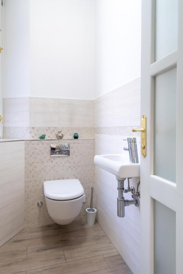 Quiet Apartment In The Heart Of Old Town Centre Praga Exterior foto